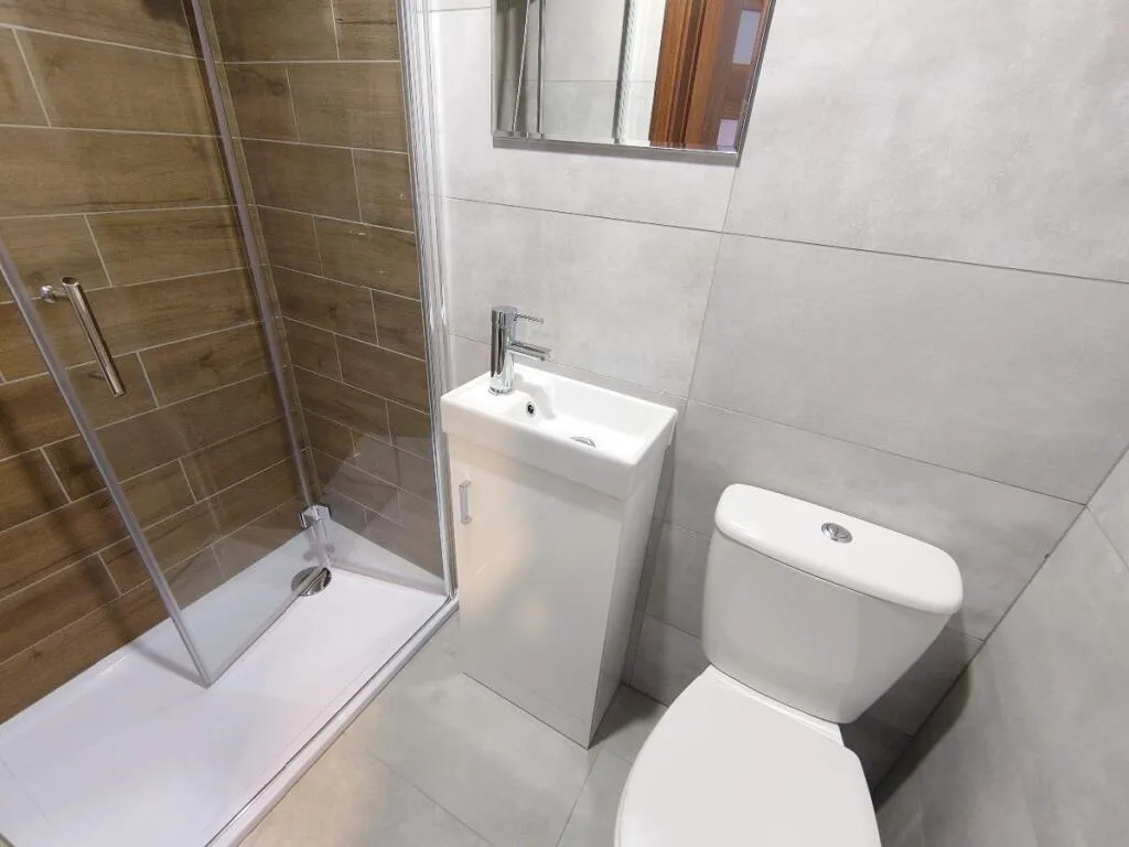 5 bedroom terraced house for rent