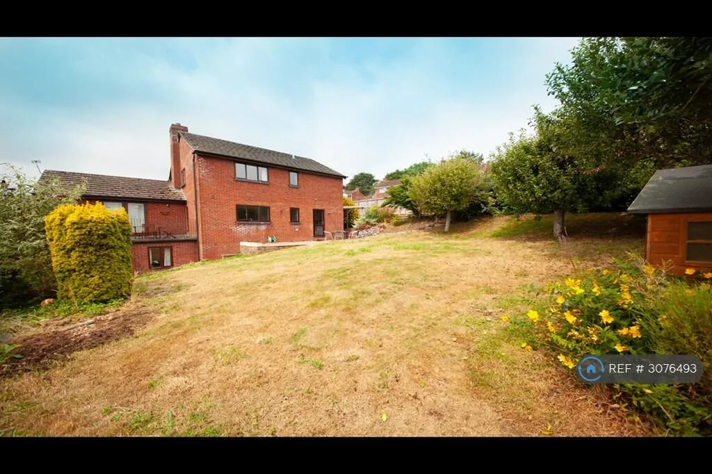 5 bedroom detached house for rent
