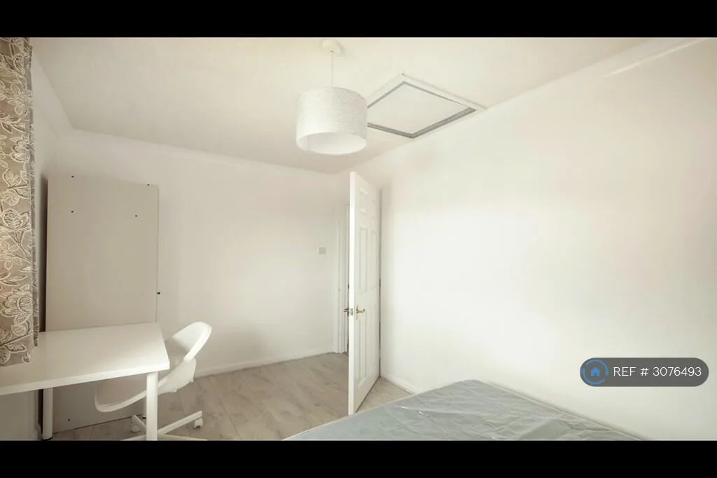 5 bedroom detached house for rent