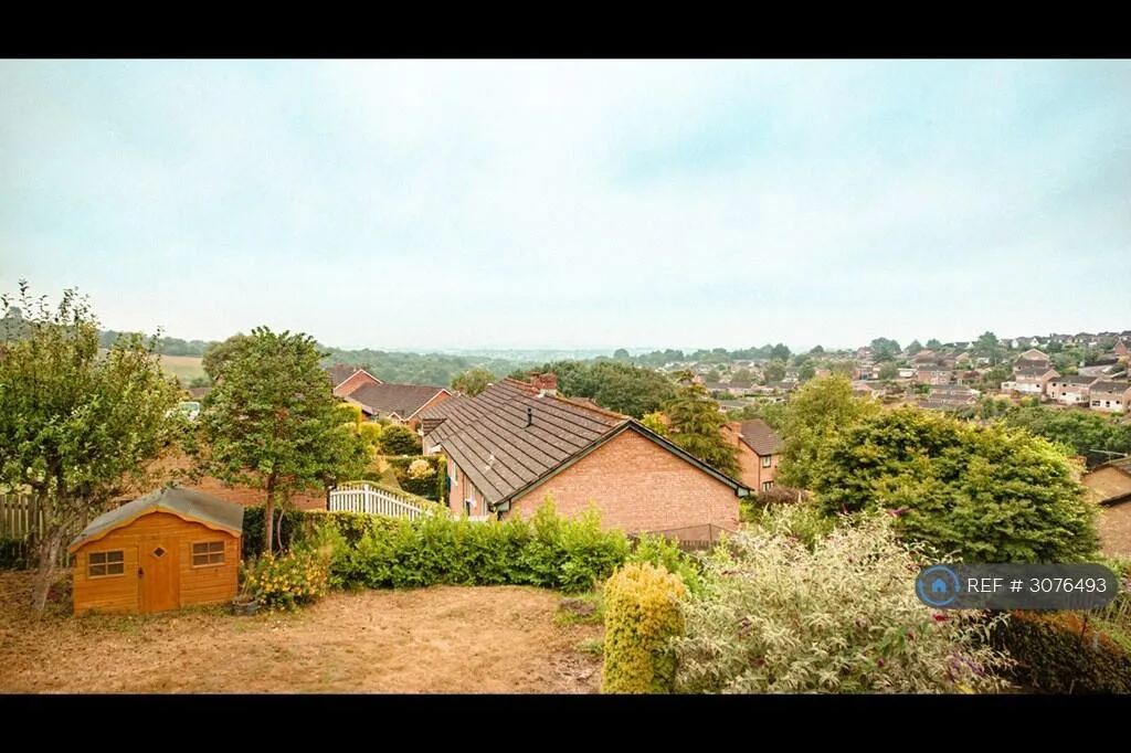 5 bedroom detached house for rent