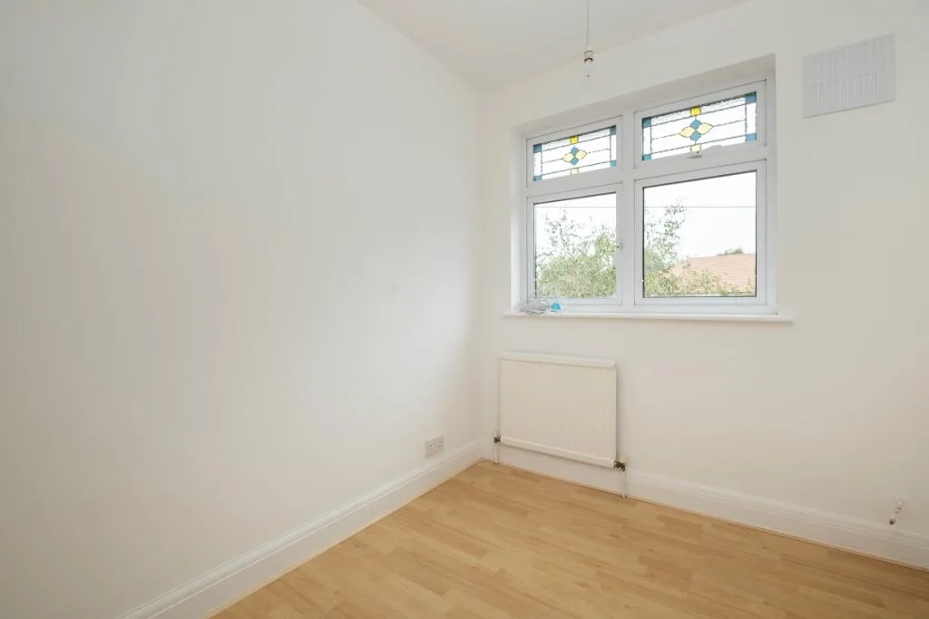 5 bedroom semi-detached house for rent