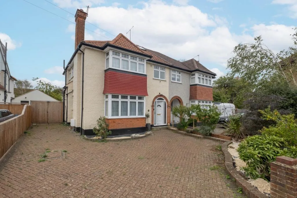 5 bedroom semi-detached house for rent