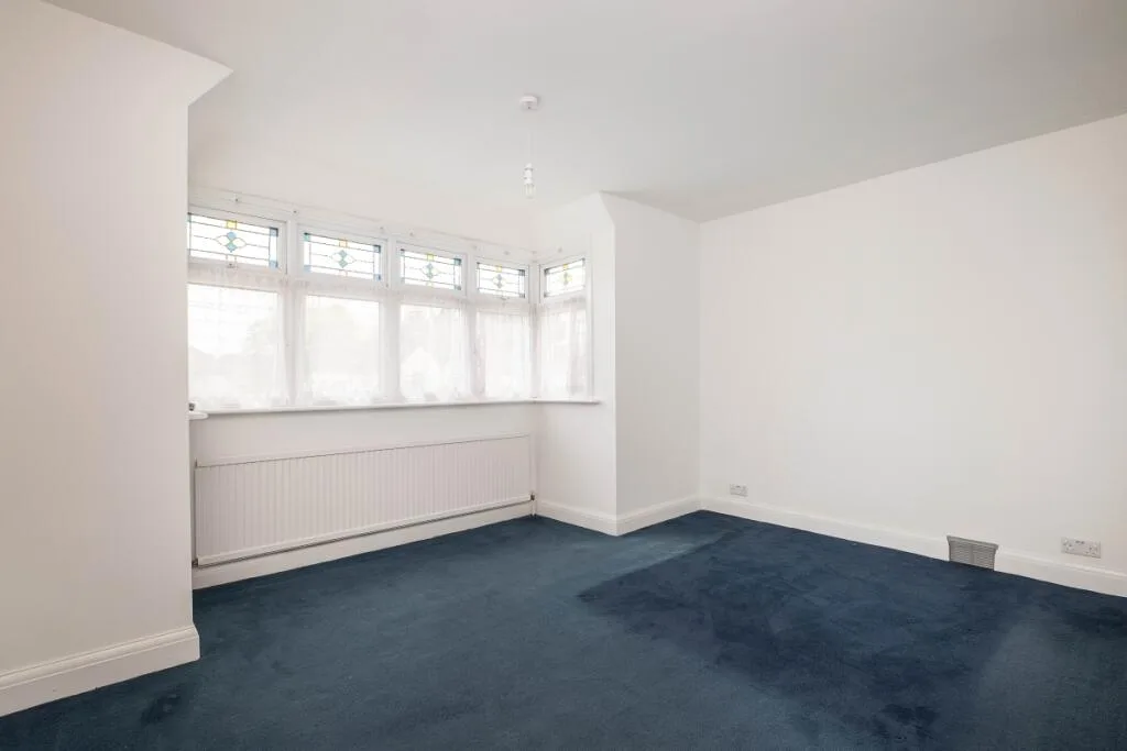 5 bedroom semi-detached house for rent