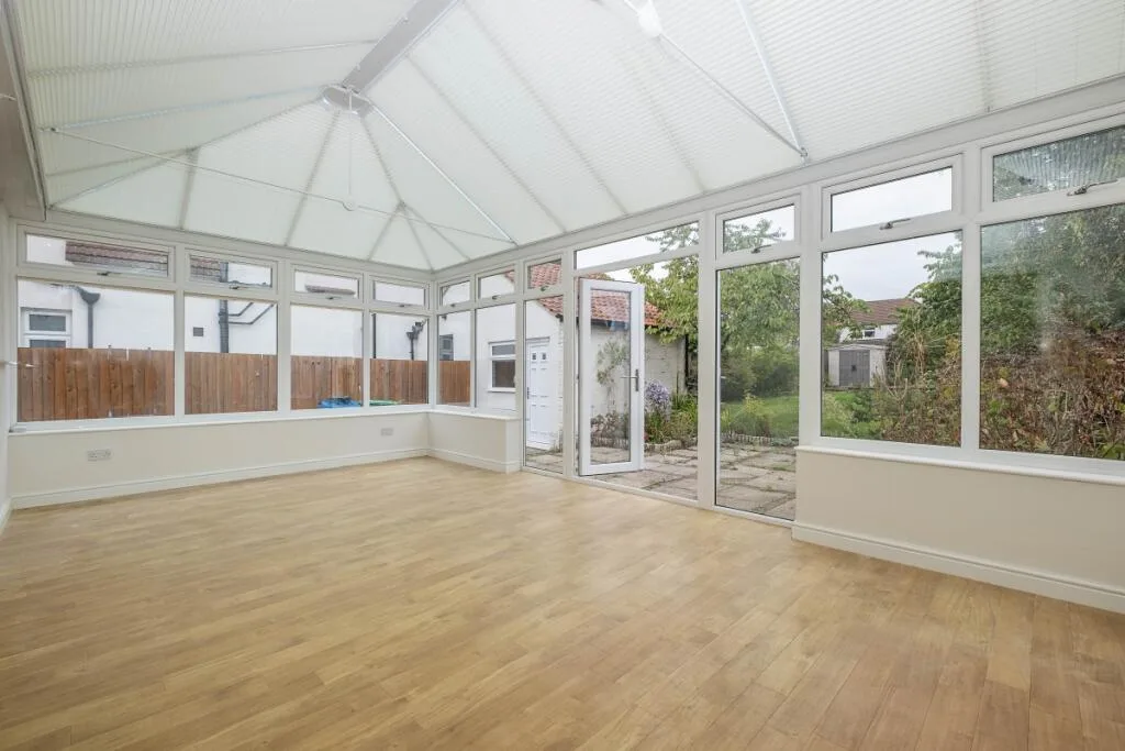 5 bedroom semi-detached house for rent