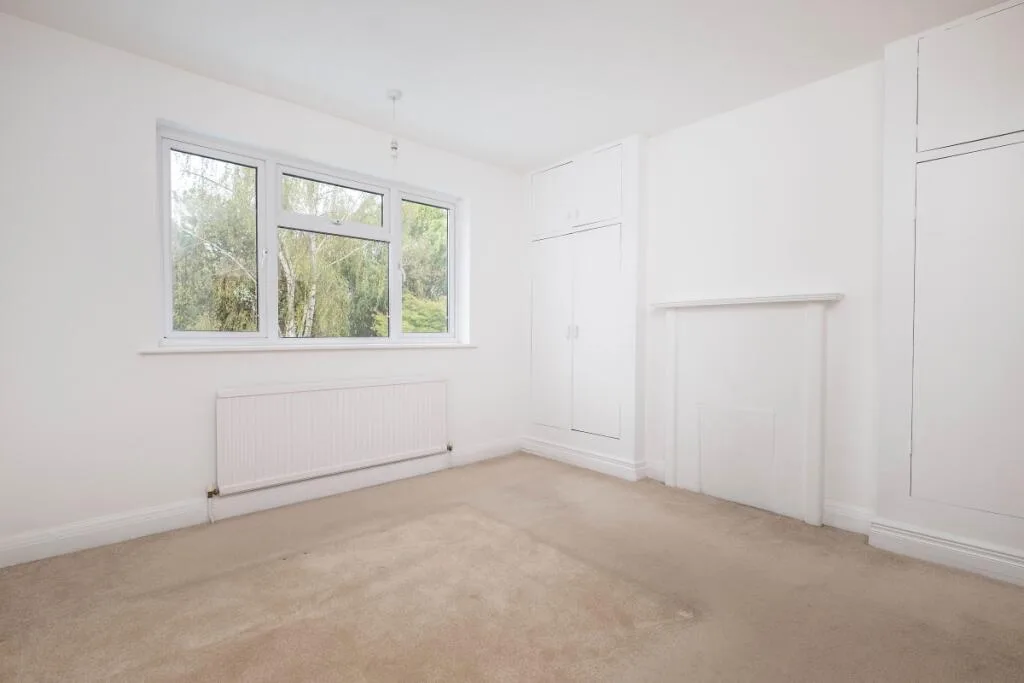 5 bedroom semi-detached house for rent