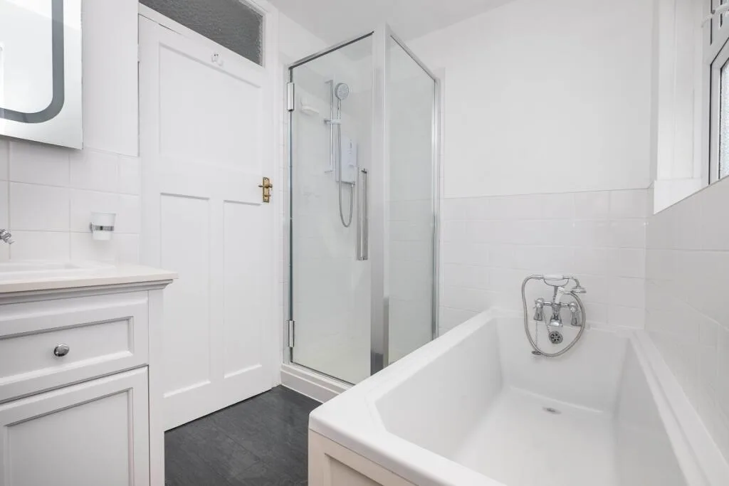 5 bedroom semi-detached house for rent