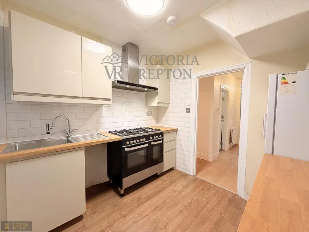 4 bedroom terraced house for rent