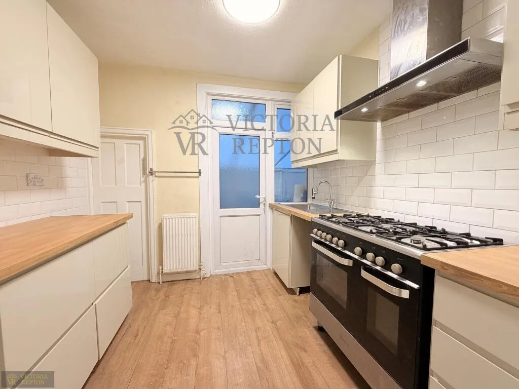 4 bedroom terraced house for rent