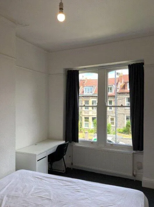 10 bedroom semi-detached house for rent