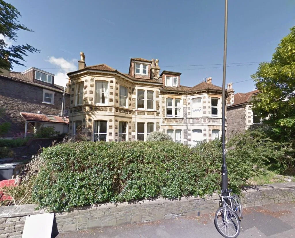 10 bedroom semi-detached house for rent