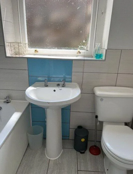 10 bedroom semi-detached house for rent