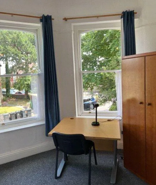 10 bedroom semi-detached house for rent