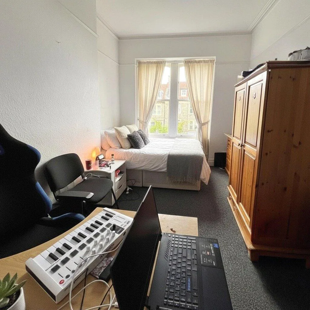 10 bedroom semi-detached house for rent