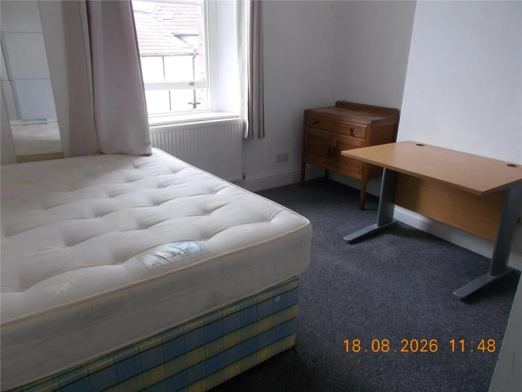 10 bedroom semi-detached house for rent
