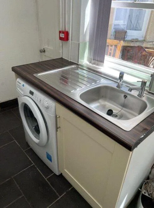 10 bedroom semi-detached house for rent