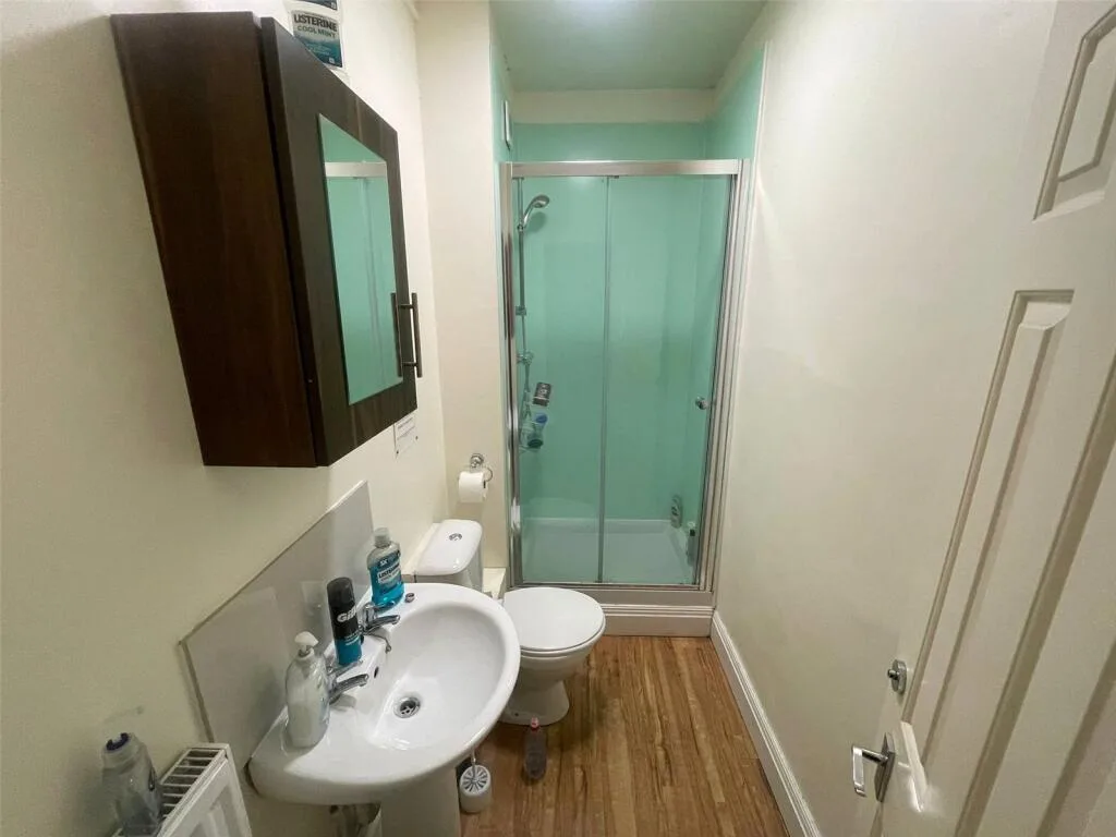 5 bedroom apartment for rent