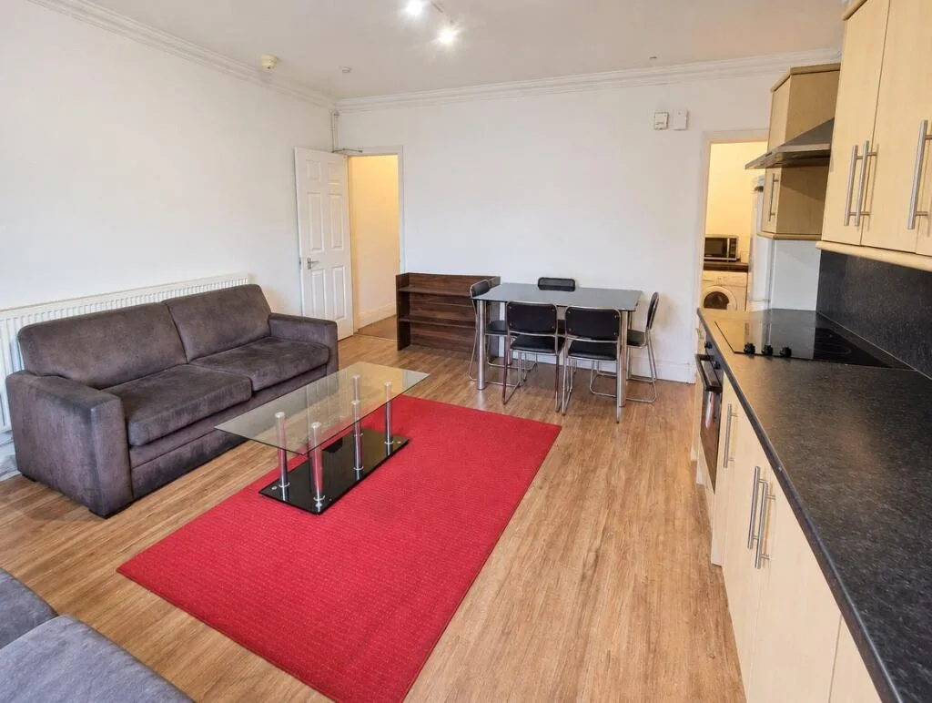 5 bedroom apartment for rent