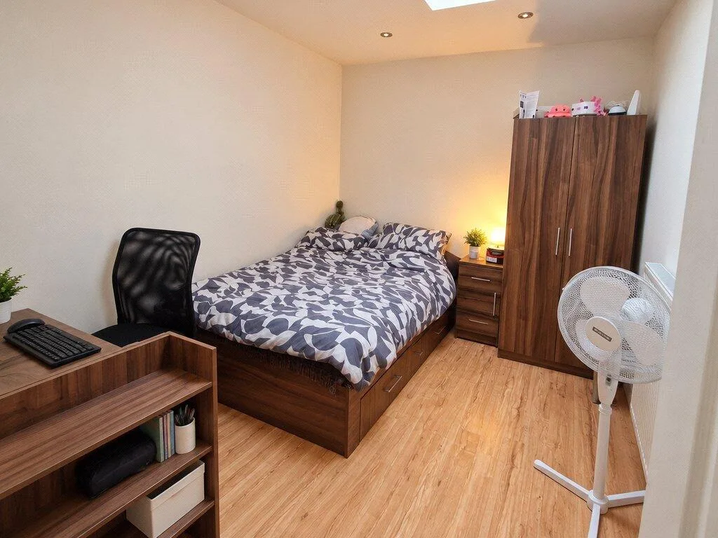 5 bedroom apartment for rent