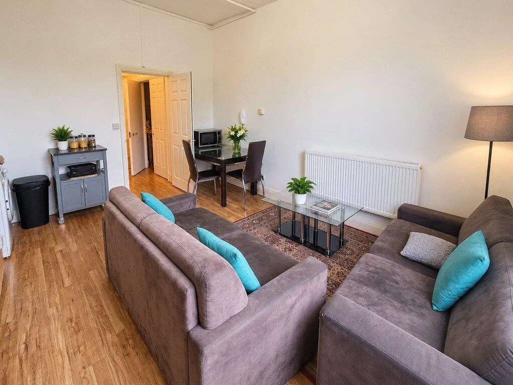 5 bedroom apartment for rent