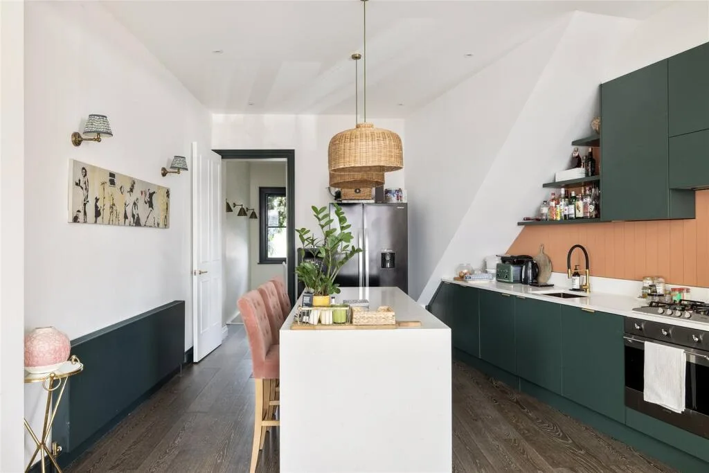 2 bedroom penthouse for rent