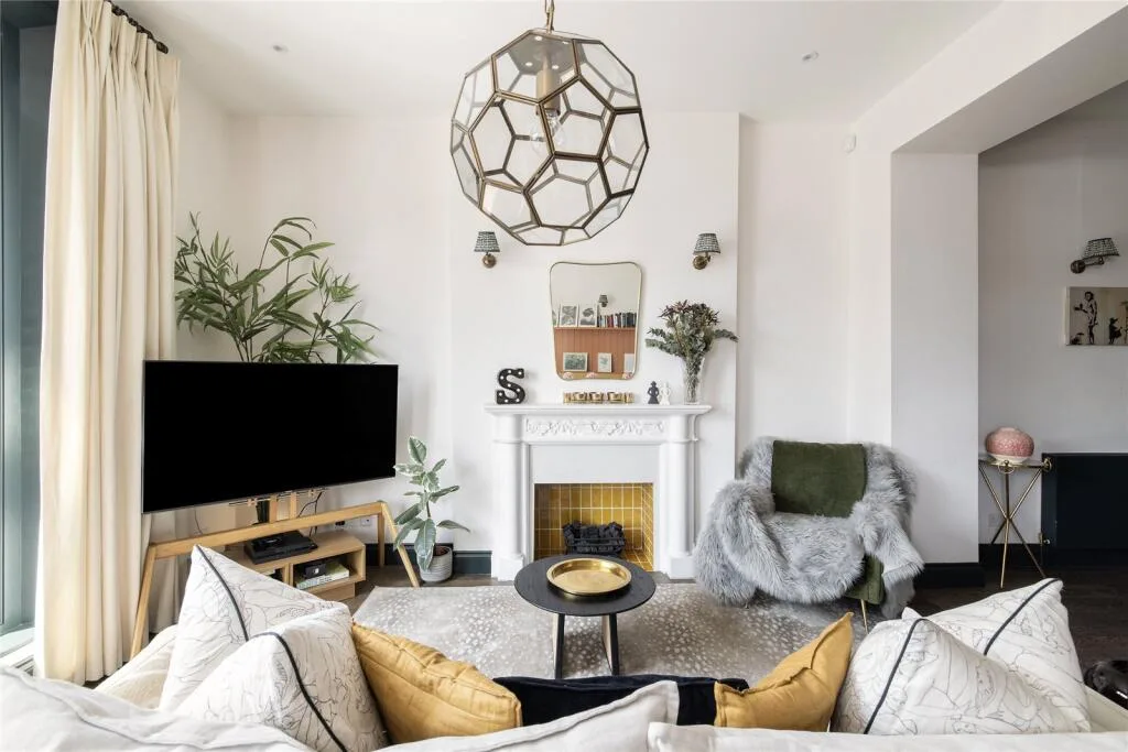 2 bedroom penthouse for rent