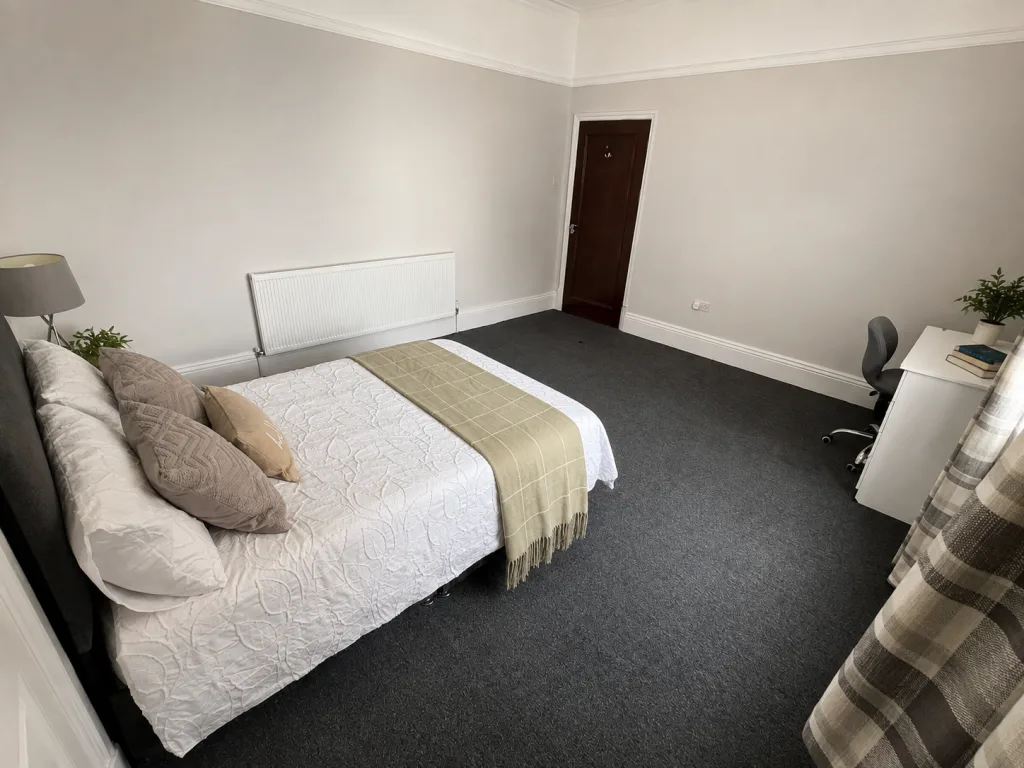 6 bedroom house for rent