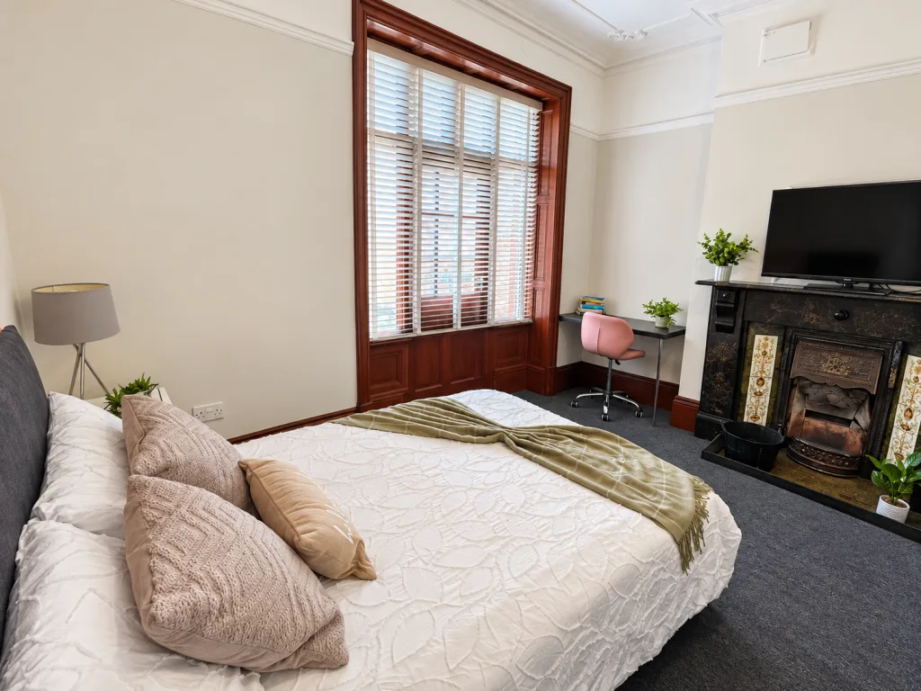 6 bedroom house for rent