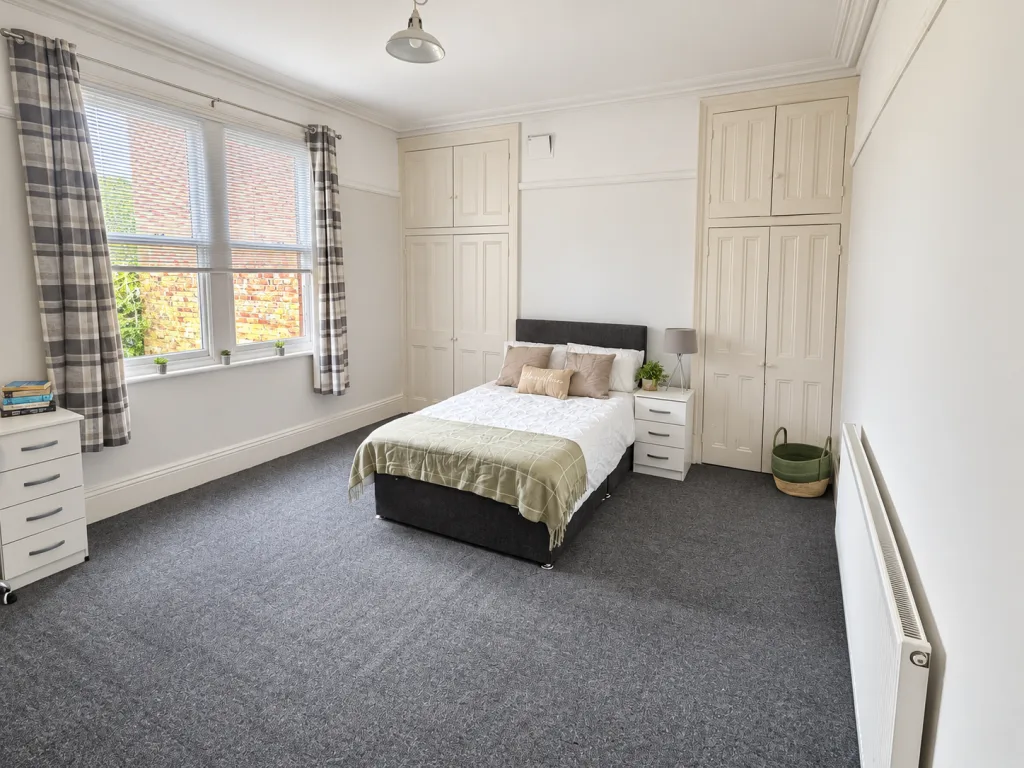 6 bedroom house for rent