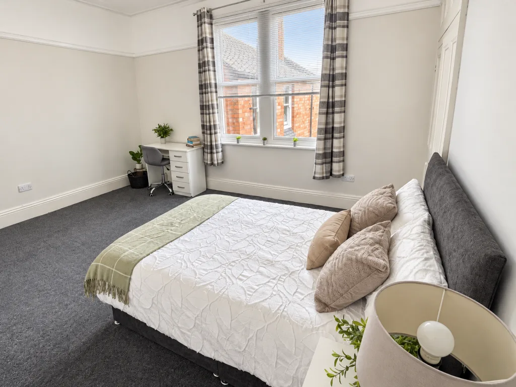 6 bedroom house for rent