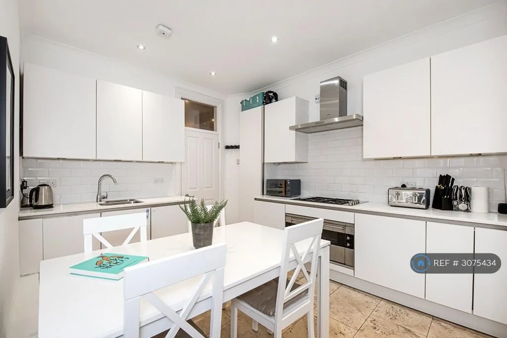3 bedroom flat for rent