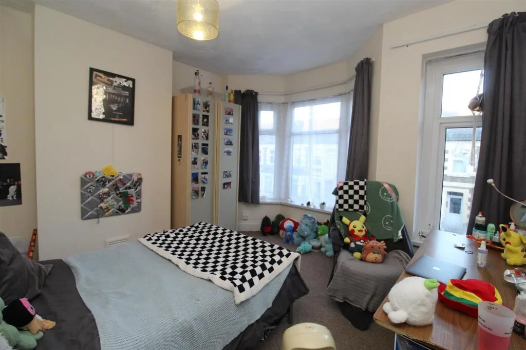 3 bedroom private hall for rent