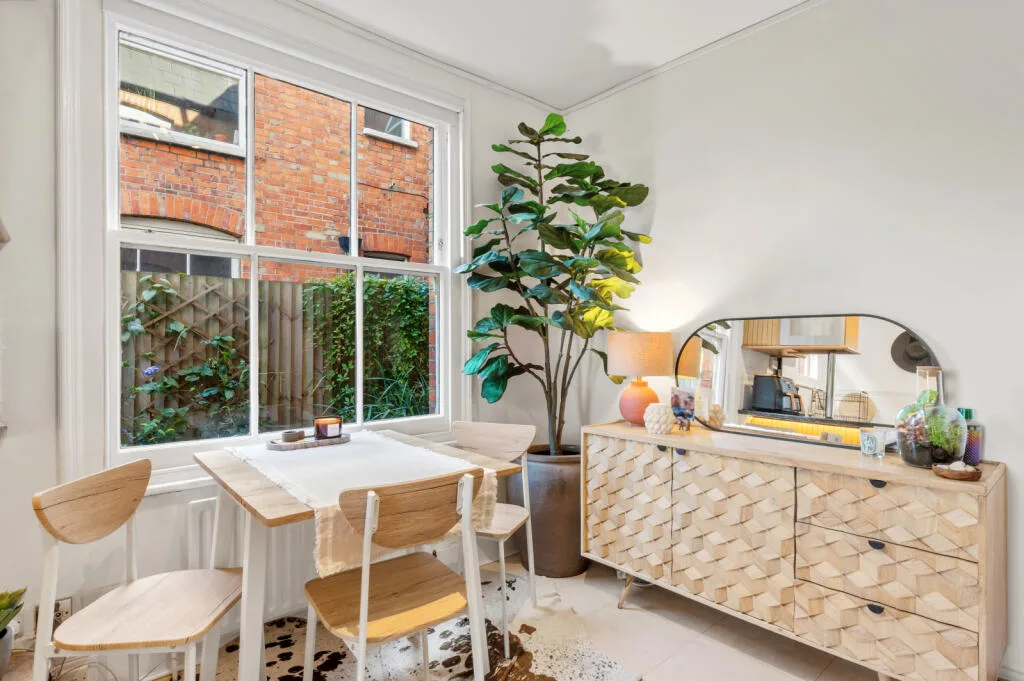 1 bedroom maisonette for rent