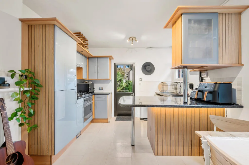 1 bedroom maisonette for rent