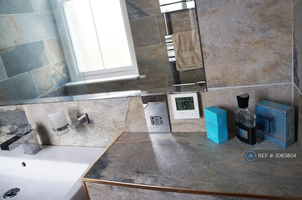 2 bedroom penthouse for rent