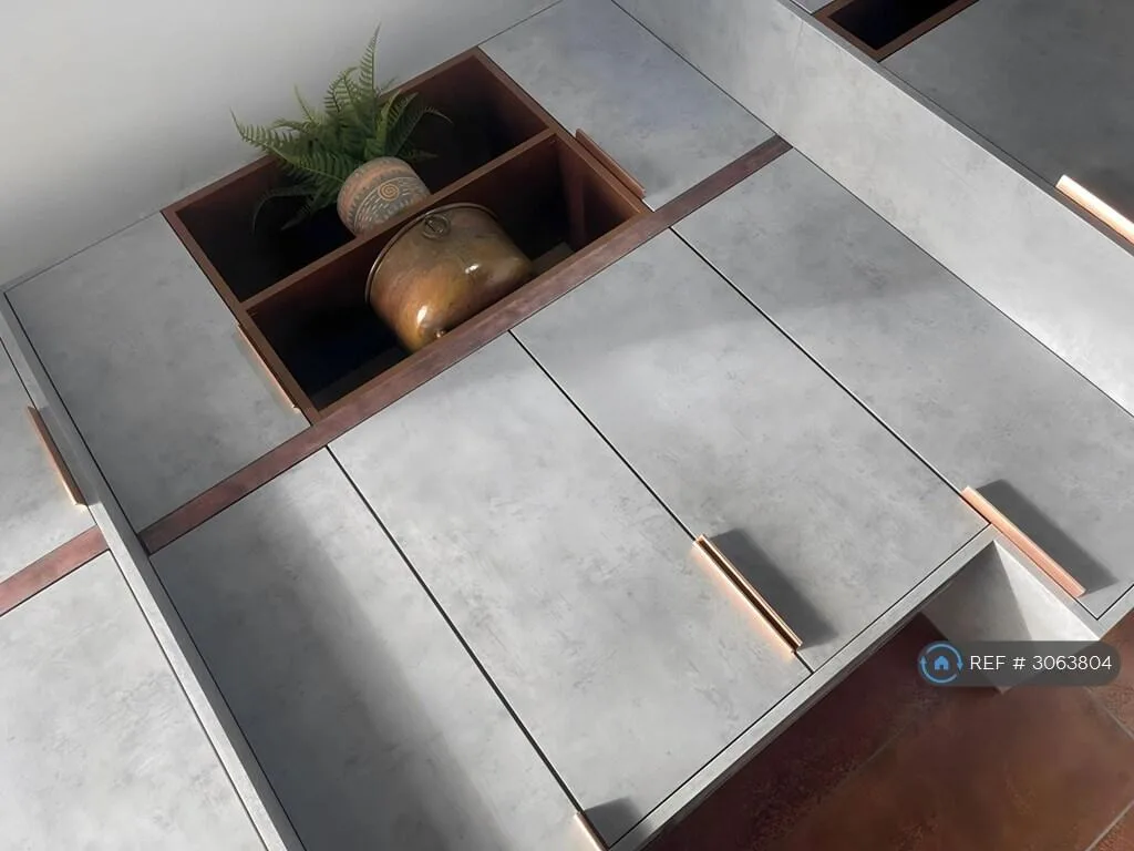 2 bedroom penthouse for rent