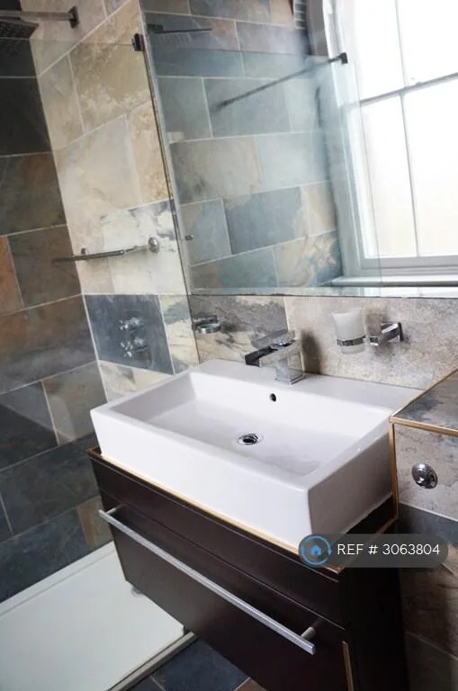 2 bedroom penthouse for rent