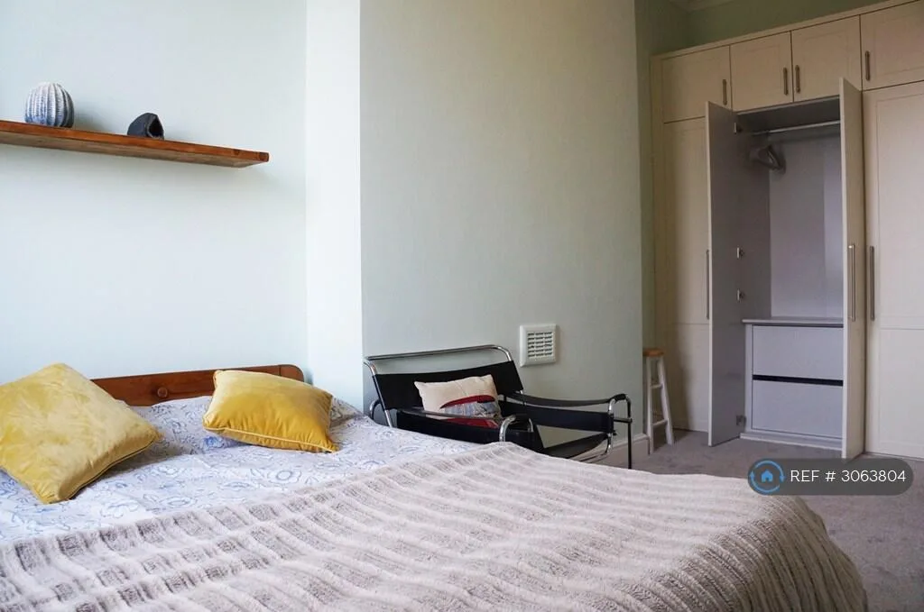 2 bedroom penthouse for rent