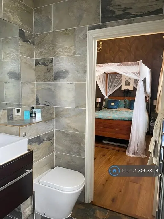 2 bedroom penthouse for rent