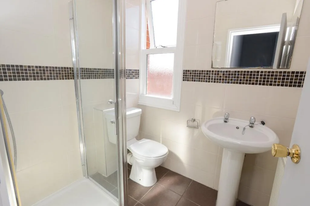 4 bedroom flat for rent