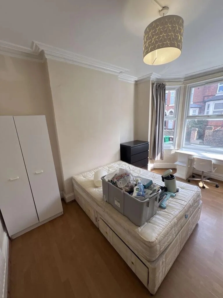 4 bedroom house of multiple occupation for rent