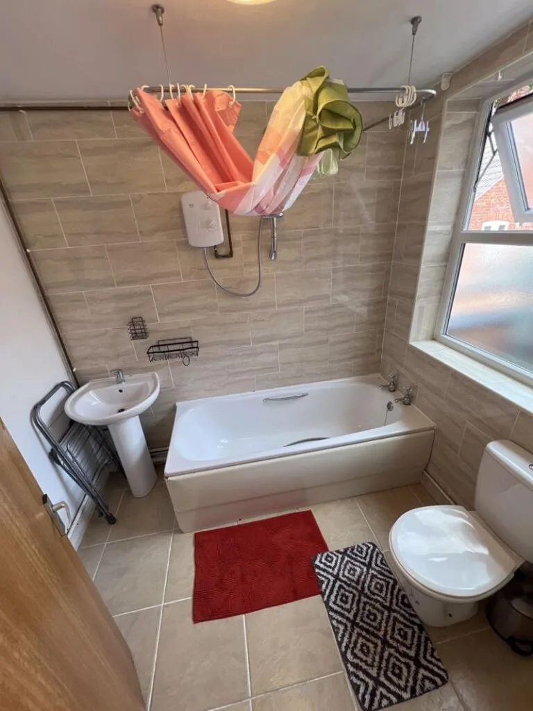 4 bedroom house of multiple occupation for rent