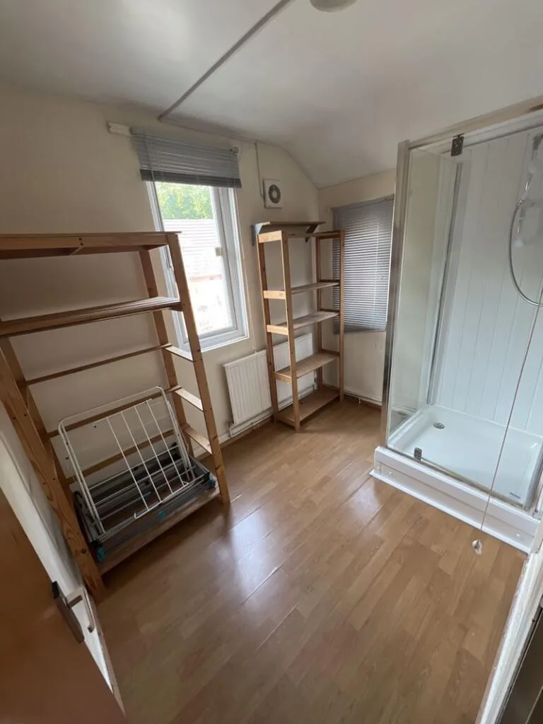 4 bedroom house of multiple occupation for rent