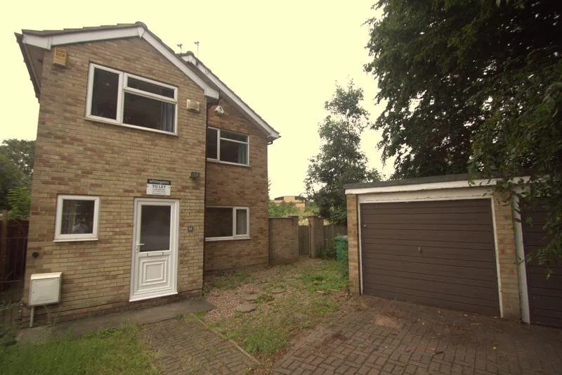 4 bedroom detached house for rent