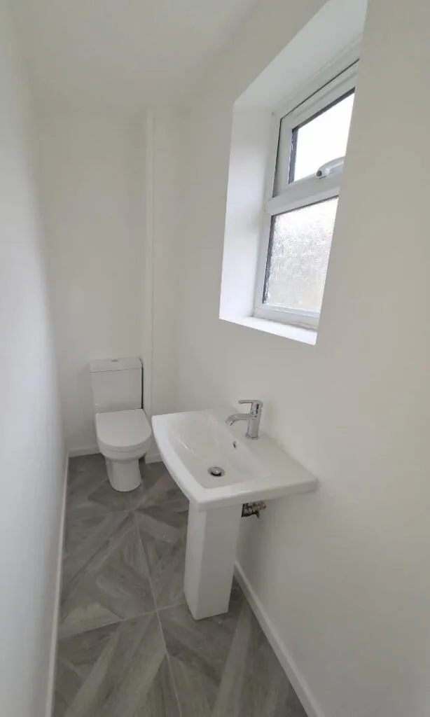 2 bedroom end of terrace house for rent