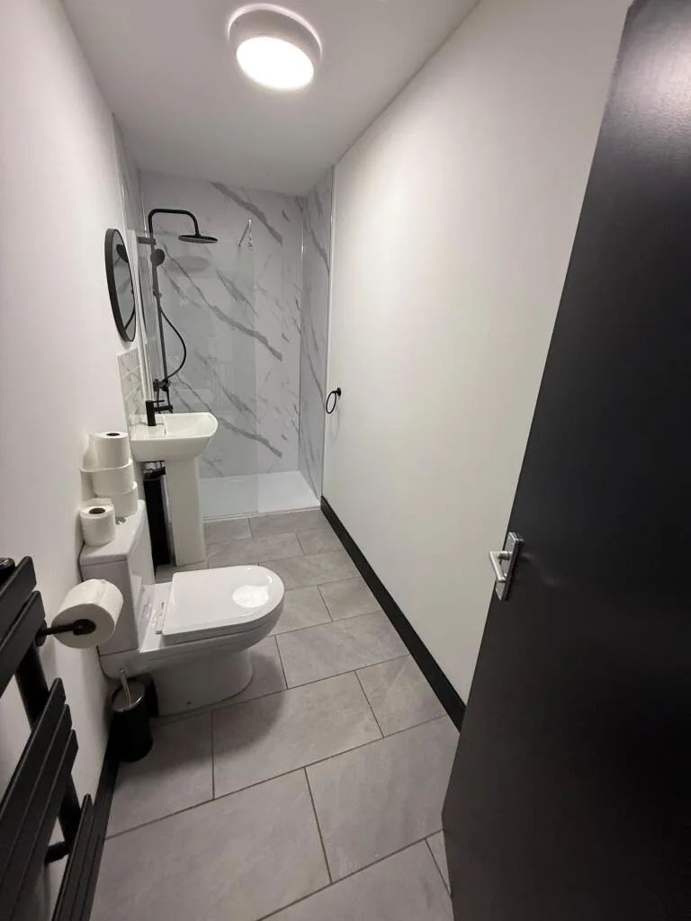 5 bedroom terraced house for rent