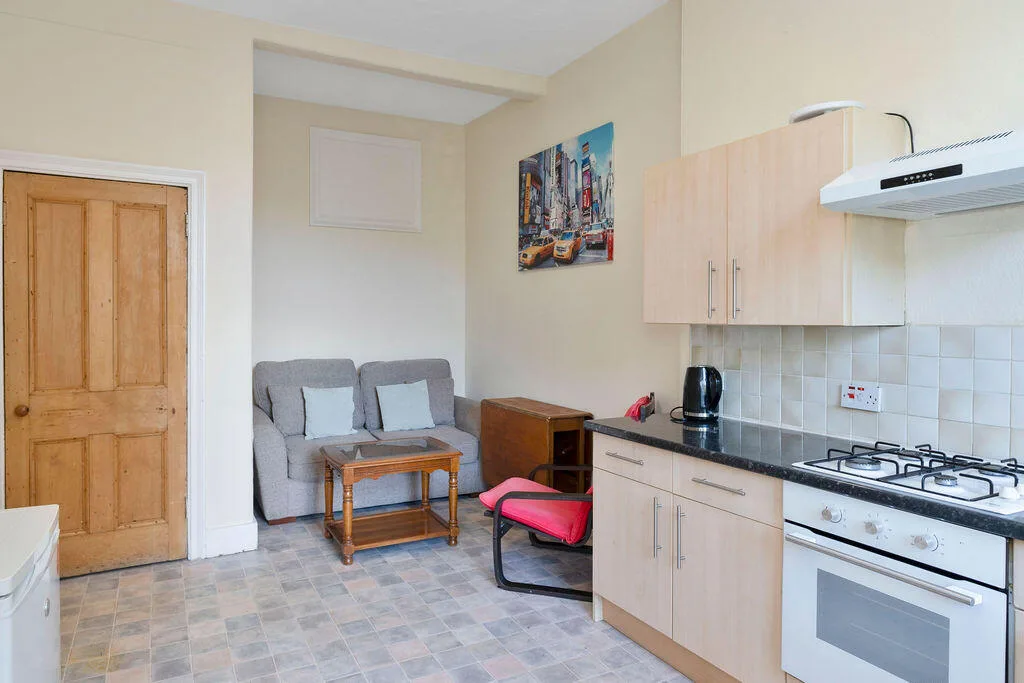 3 bedroom flat for rent