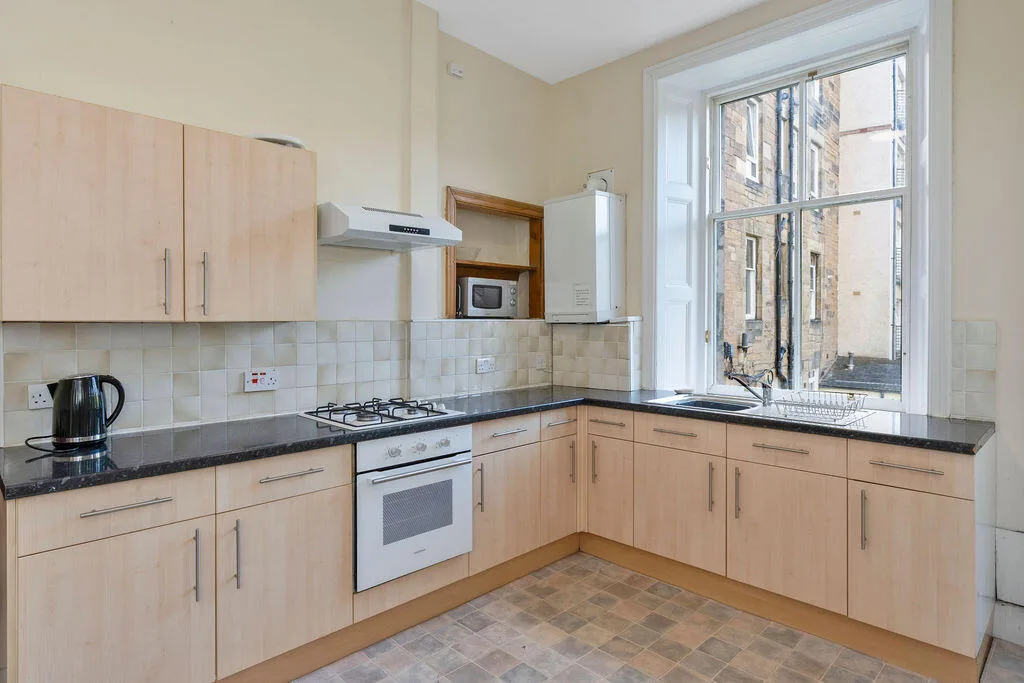 3 bedroom flat for rent