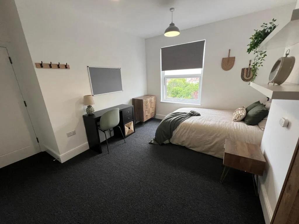 5 bedroom detached house for rent