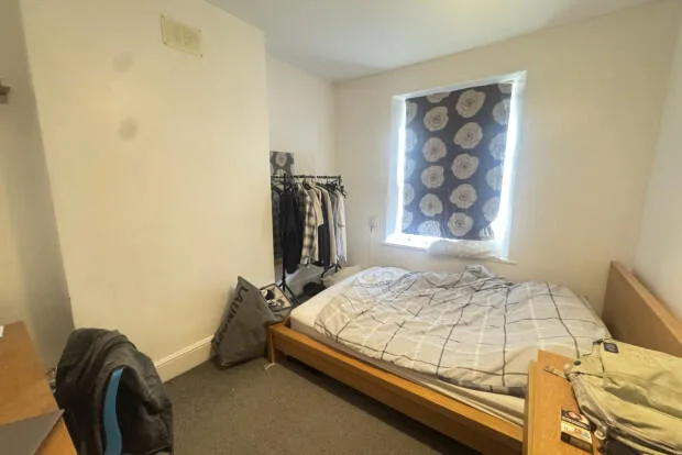 5 bedroom terraced house for rent