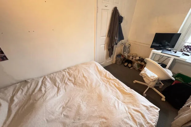 5 bedroom terraced house for rent